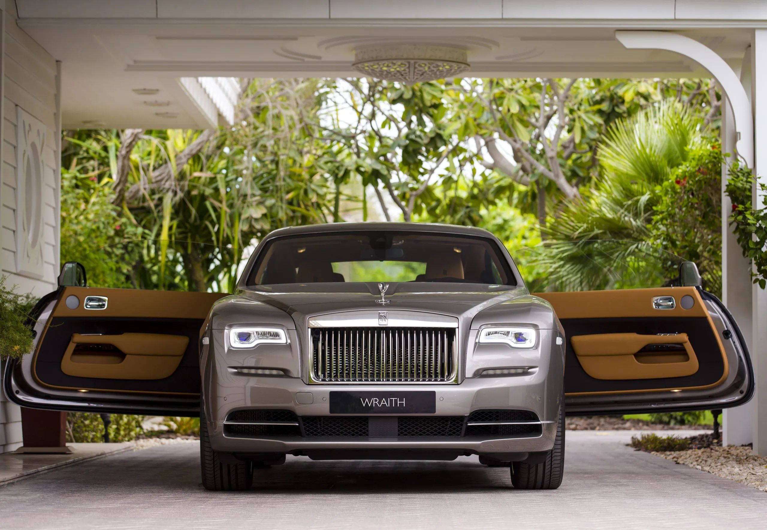 Front grille of a Rolls-Royce
