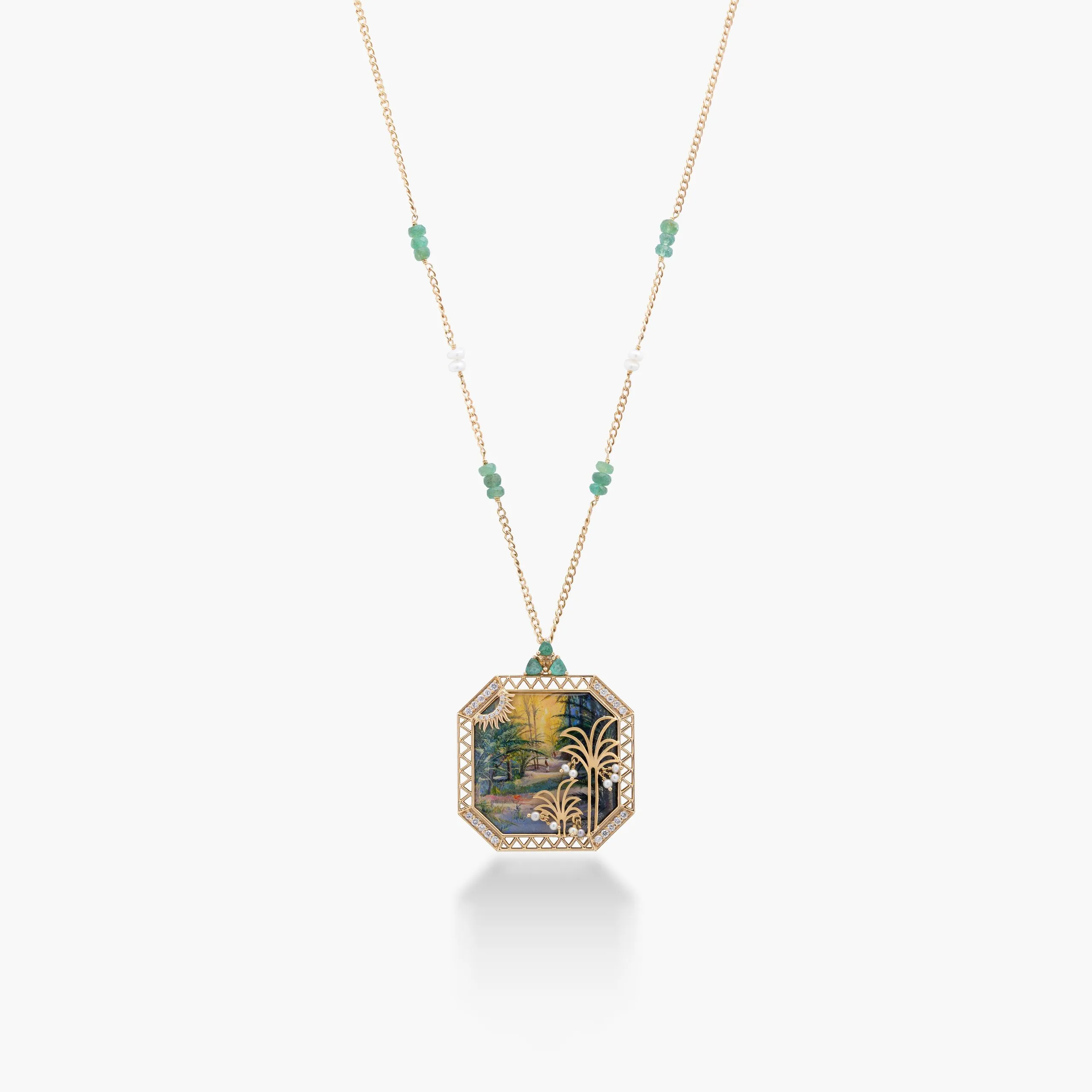 Pendant necklace, product still